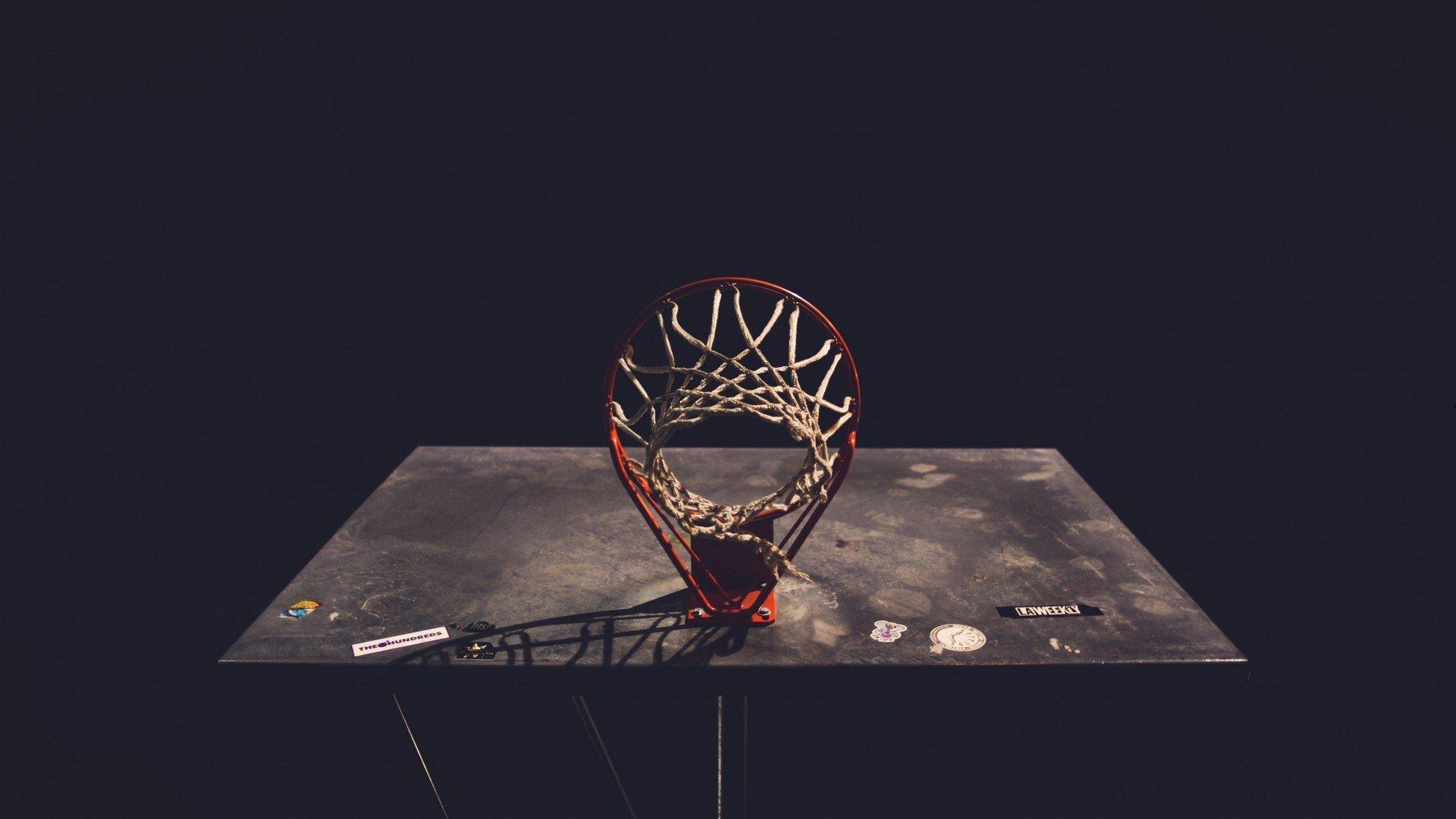 冯劲一锤定音 重庆主场力克大连人 保级悬念延续至末轮